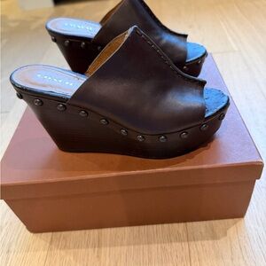 Coach Hellena Brown Leather Platform Wedge Sandals in box -size 6.5